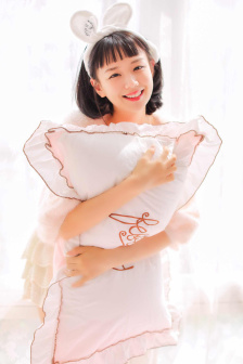 乌鸦嘴妙女郎